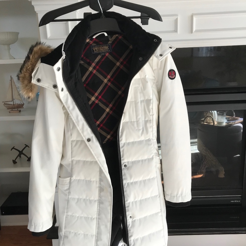 Pendelton ski down coat white size medium